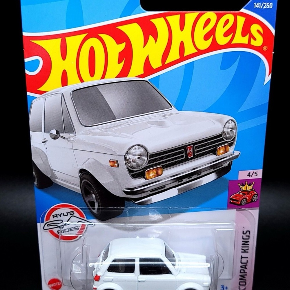 Ryu White Compact Toy Car